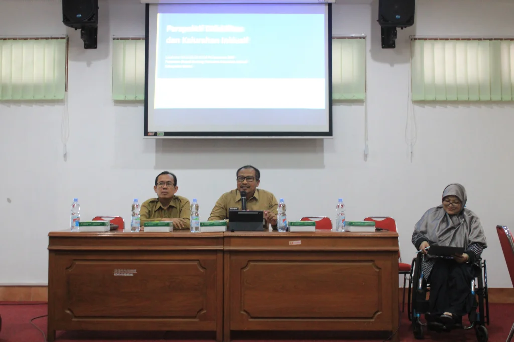 Sekretaris Daerah Kabupaten Bantul, Agus Budi Raharja menyampaikan sambutan dalam kegiatan Workshop Identifikasi Masalah untuk Mewujudkan Kebijakan Daerah yang Inklusif. Dok. Media SIGAB Indonesia